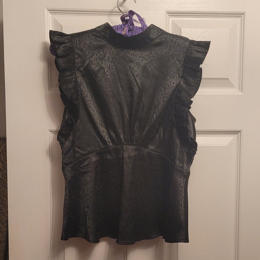 NWOT Lulus Skylar Rose Black Sleeveless Satin Leopard Peblum Blouse - Picture 2 of 7